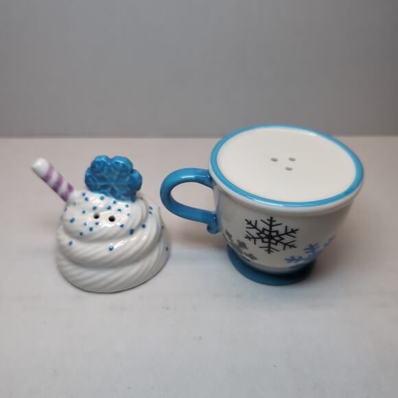 Temp-tations Seasonal Snowflakes 2 Piece Stacking Salt Pepper Shakers White Mug - Picture 2 of 8